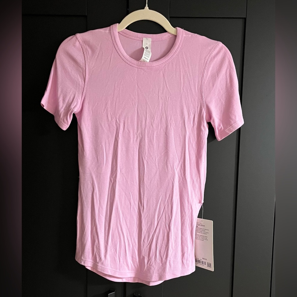 (Sold) RARE NWT Lululemon Hold Tight Short Sleeve in Vitapink (size 6)